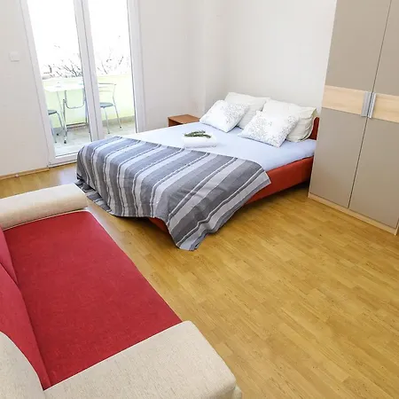 Zuta Kuca Appartement