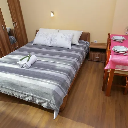 Zuta Kuca Appartement