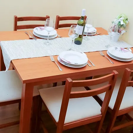 Apartment Zuta Kuca *