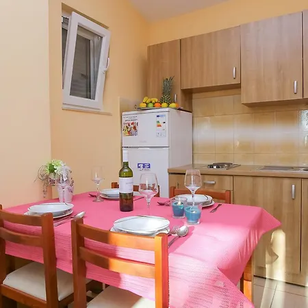 Zuta Kuca Appartement