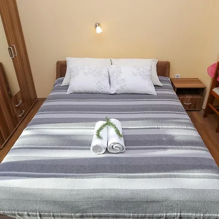 Zuta Kuca Appartement *