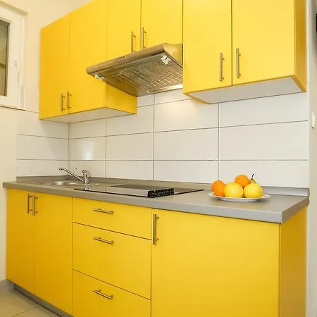 Apartment Zuta Kuca